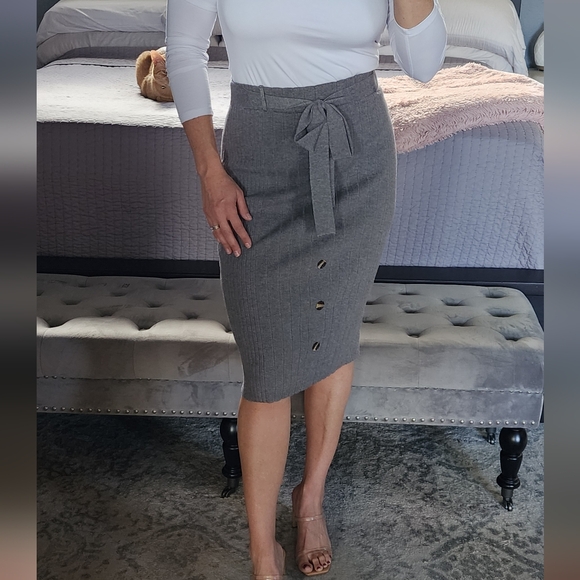 Gray sweater pencil skirt - Picture 1 of 15